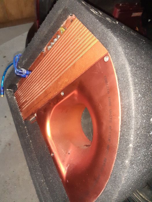 Subufăr auto 1800 w