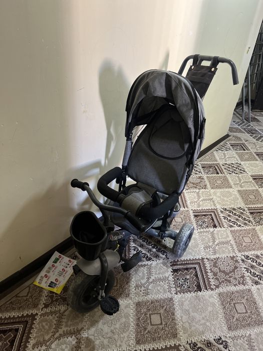 Bolalar kolyaskasi Ikkita bir xil bor