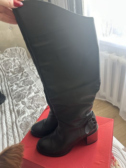 Продам осенние сапоги