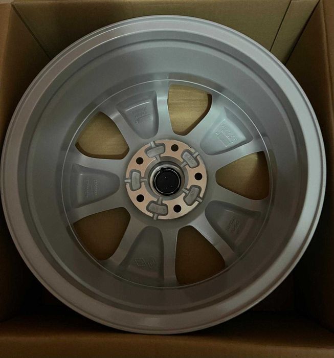 Vând un set de Jante Originale pe 16 Dacia Duster