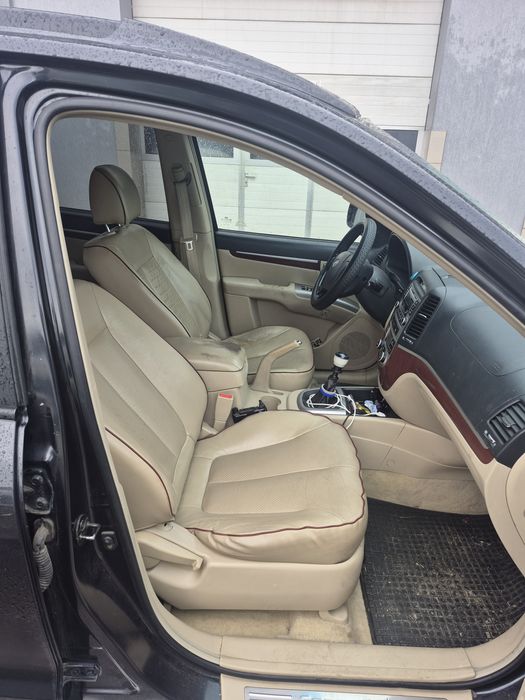 Vând sau schimb hyundai santafe