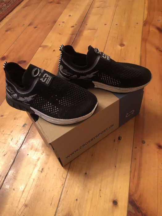 Сетчатые кросовки 33 размера