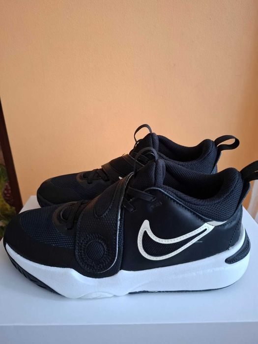 Детски маратонки Nike Team Hustle D 11