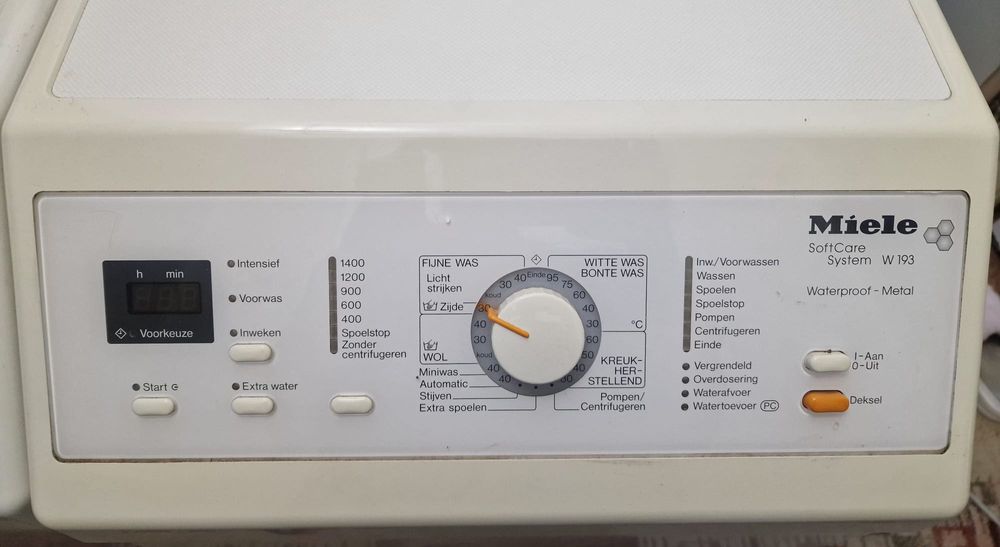 Masina de spalat automata Miele si Beko