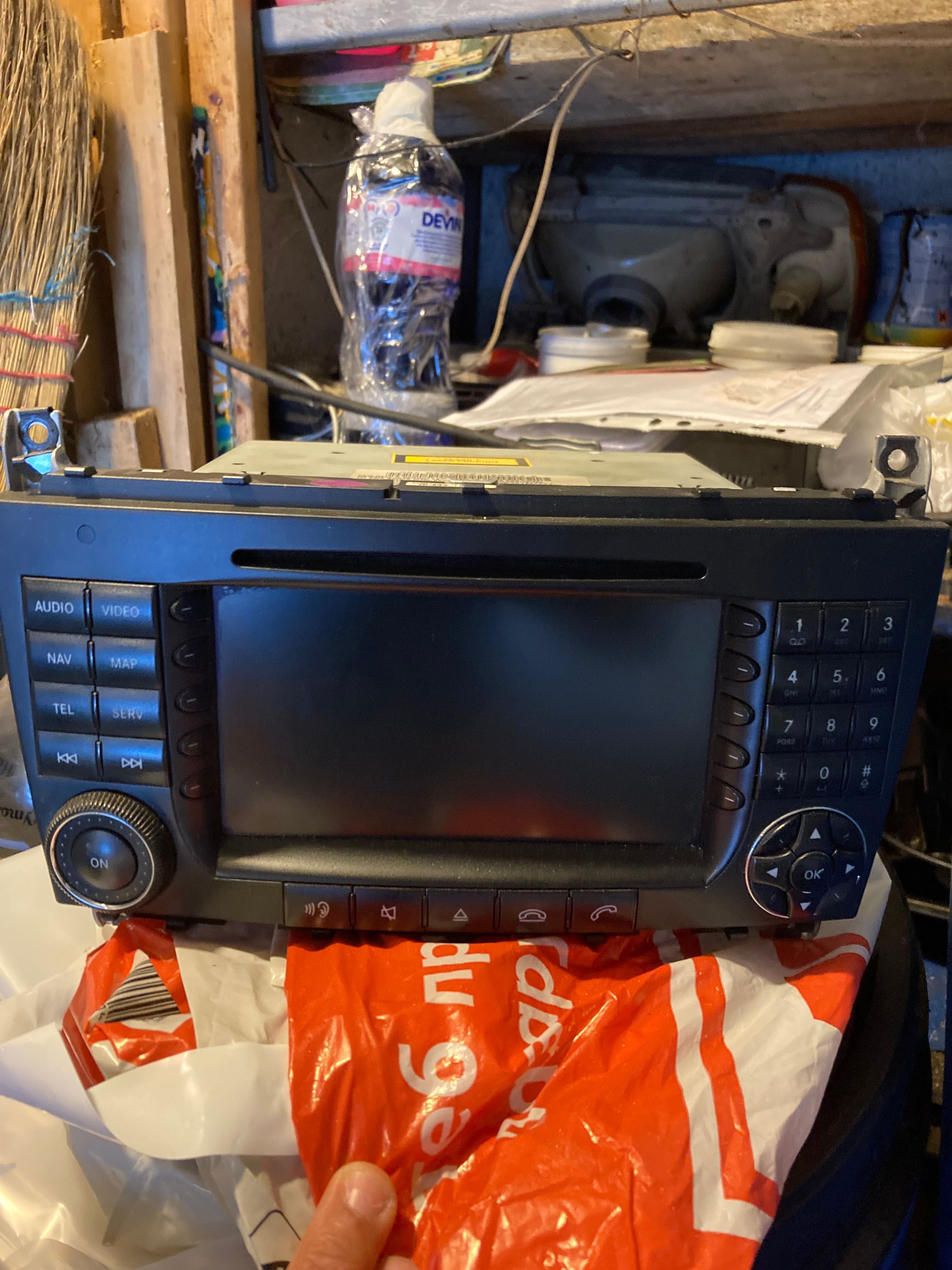 Оригинален CD player,медия за Мерцедес C класа,W203