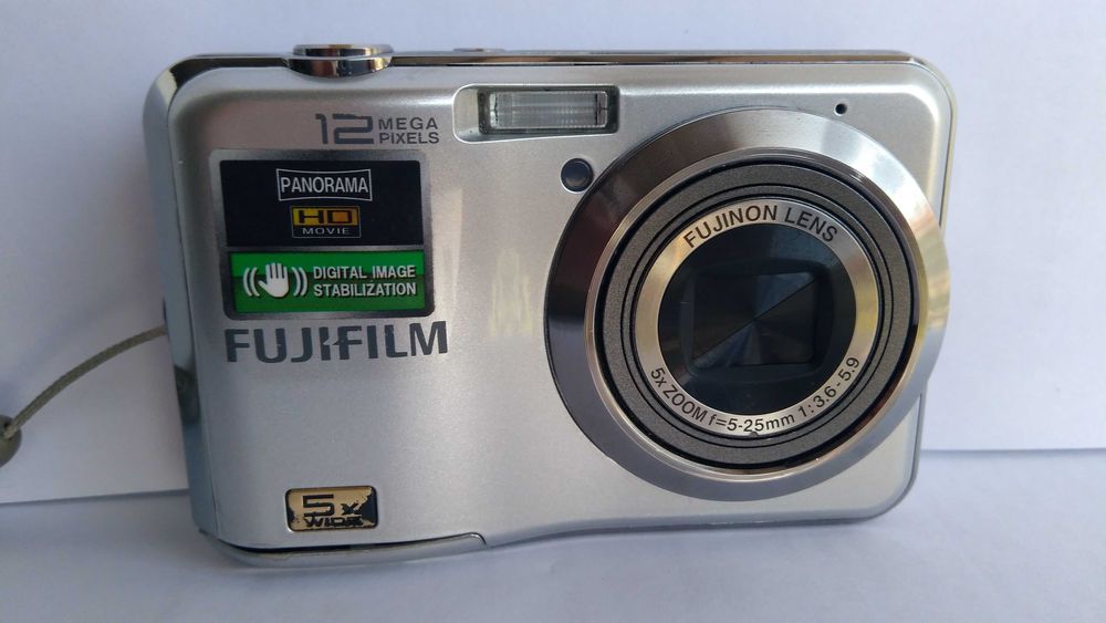 Фотоаппарат Fujifilm finepixe AX200.