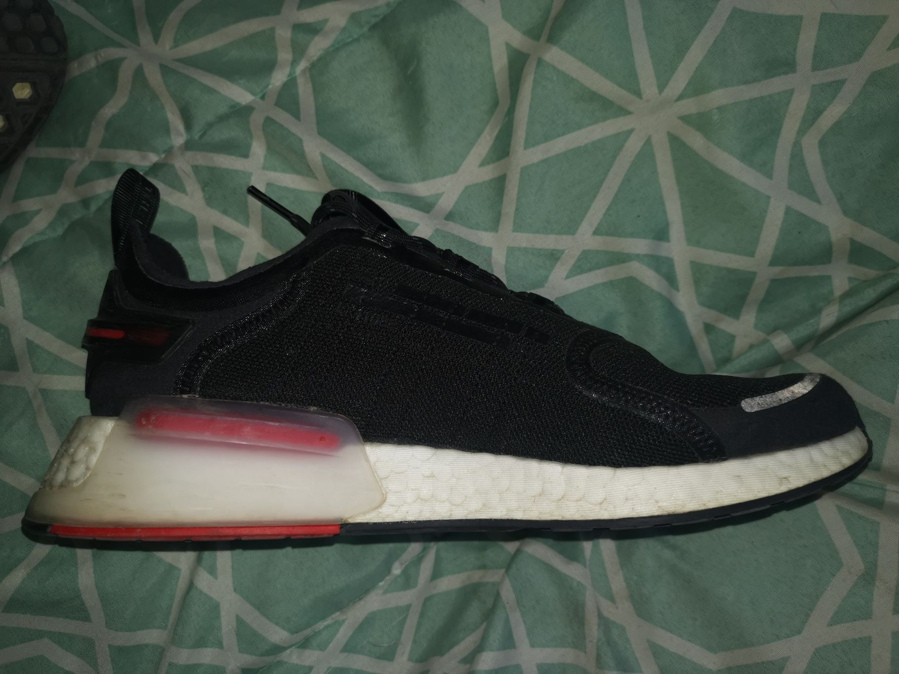 adidas boost nmd v3  măsura 44