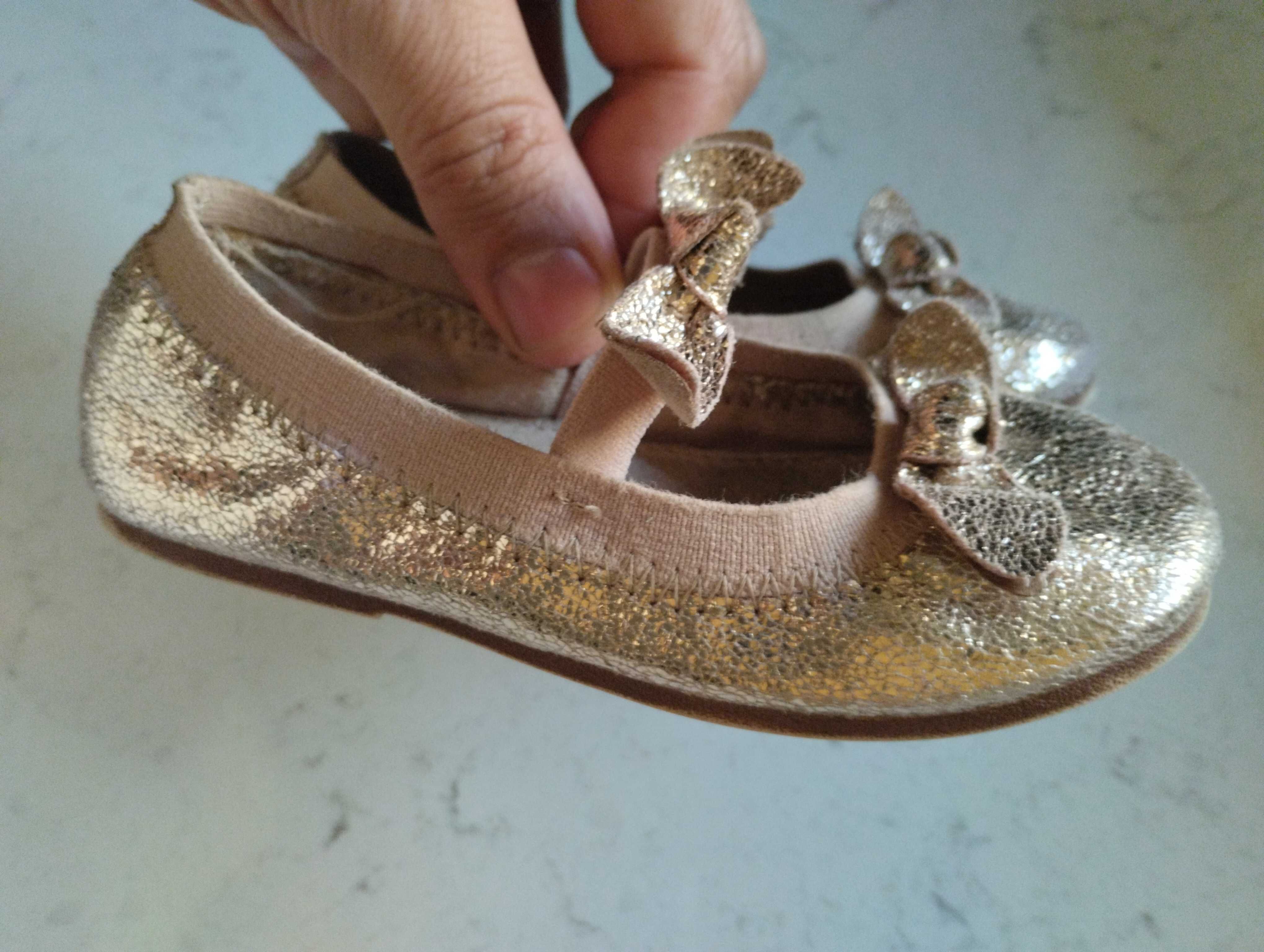 Обувки за момиченце блестящи балеринки