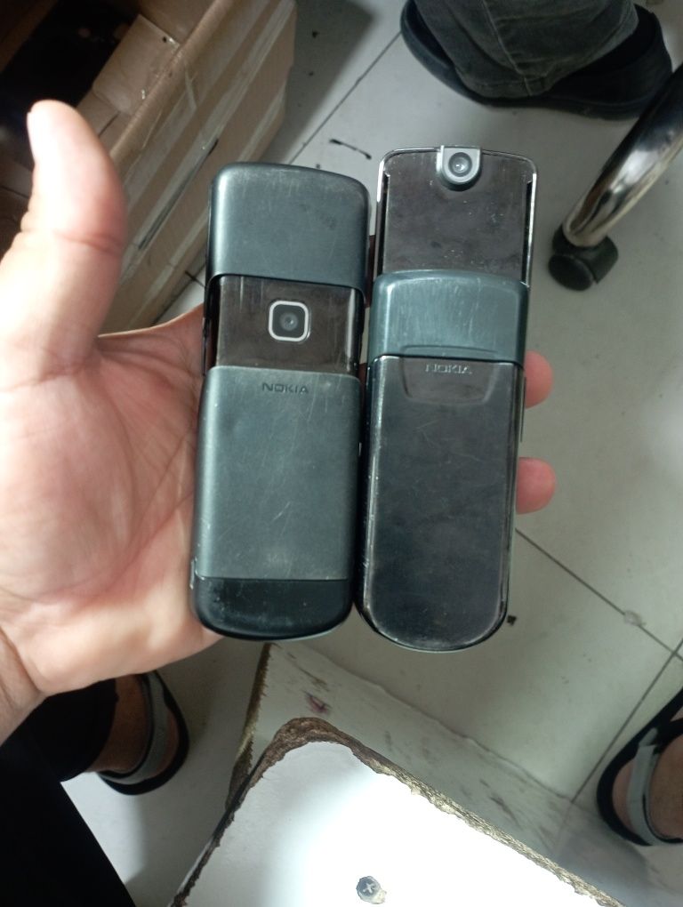 Nokia 8800  nokia 8600