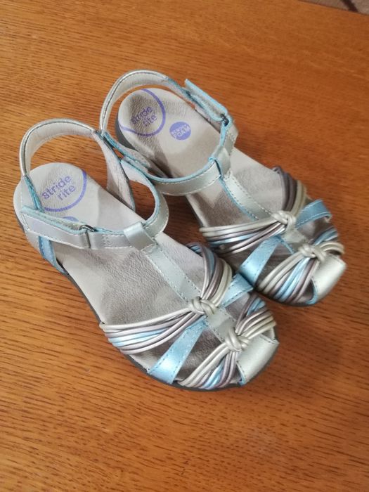 Сандалии для девочки