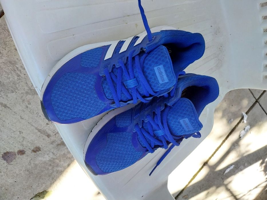Adidași mărimea 38