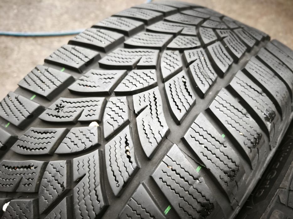 215/55/17" 4бр Good year ultra grip performance, dot2222,7mm