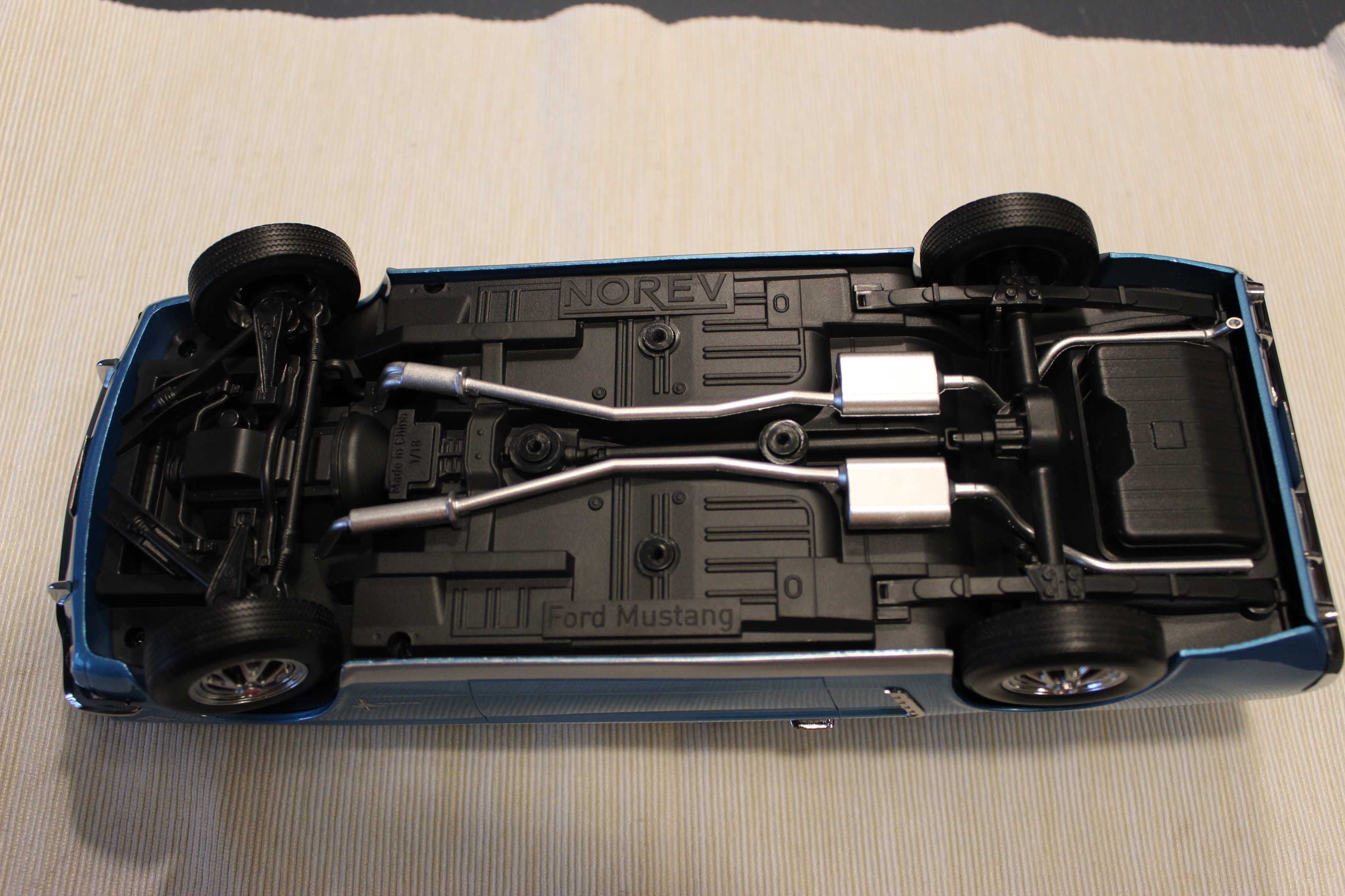 Ford Mustang Hardtop Coupe 1965 1:18 Deicast