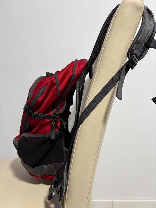 Vând rucsac Terra Incognita Velocity 20 ciclism/drumeții.