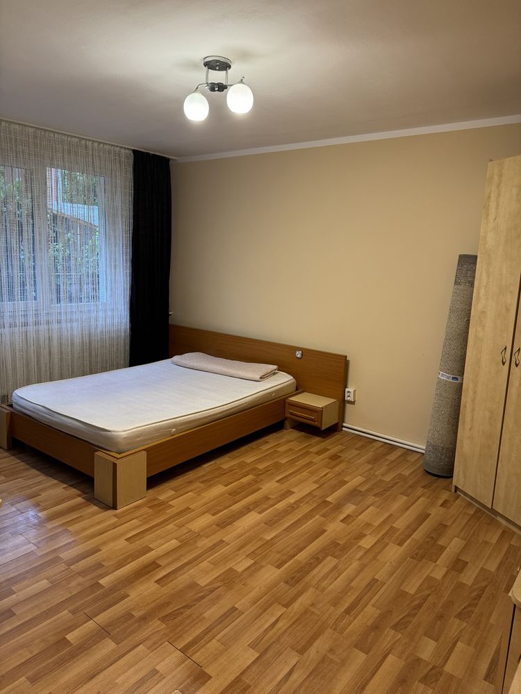 Proprietar vand apartament o