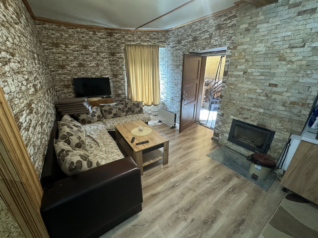 Продава се Къща в с. Орехово, Област Смолян - 130 кв.м за 481 €/кв.м - Снимка #8