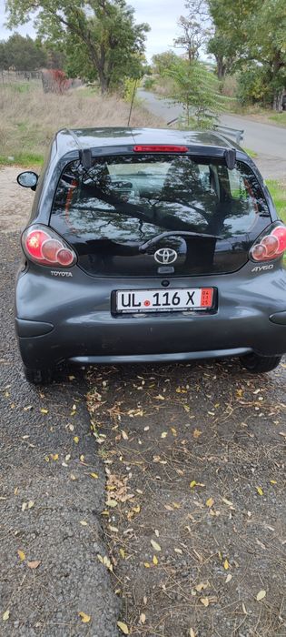 Toyota Aygo 1.0. 2011 год.