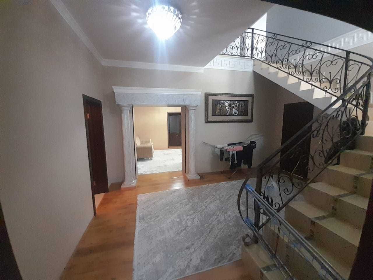 Двух этажный дом с мансардой. мкр Пахтакор