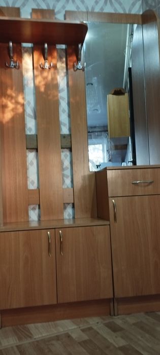 Продам прихожую.