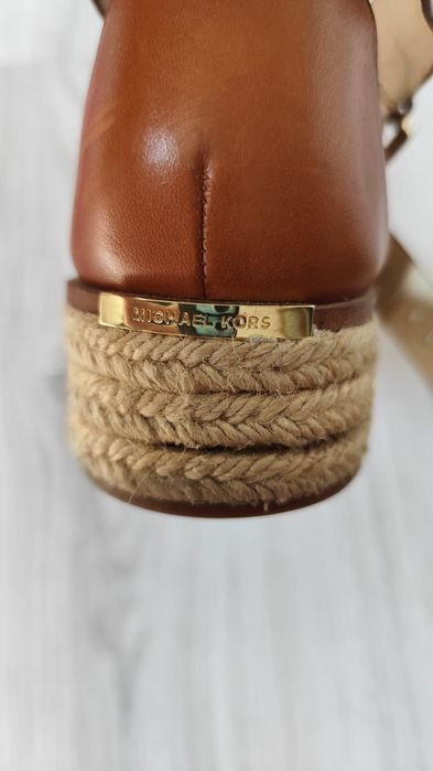 Sandale din piele cu talpa ortopedica