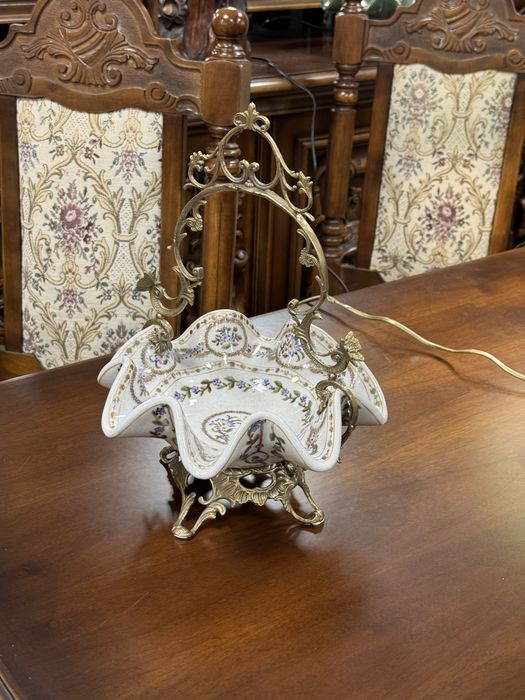 Cosulet din portelan cu elemente din bronz