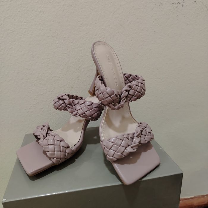 Женская босоножки