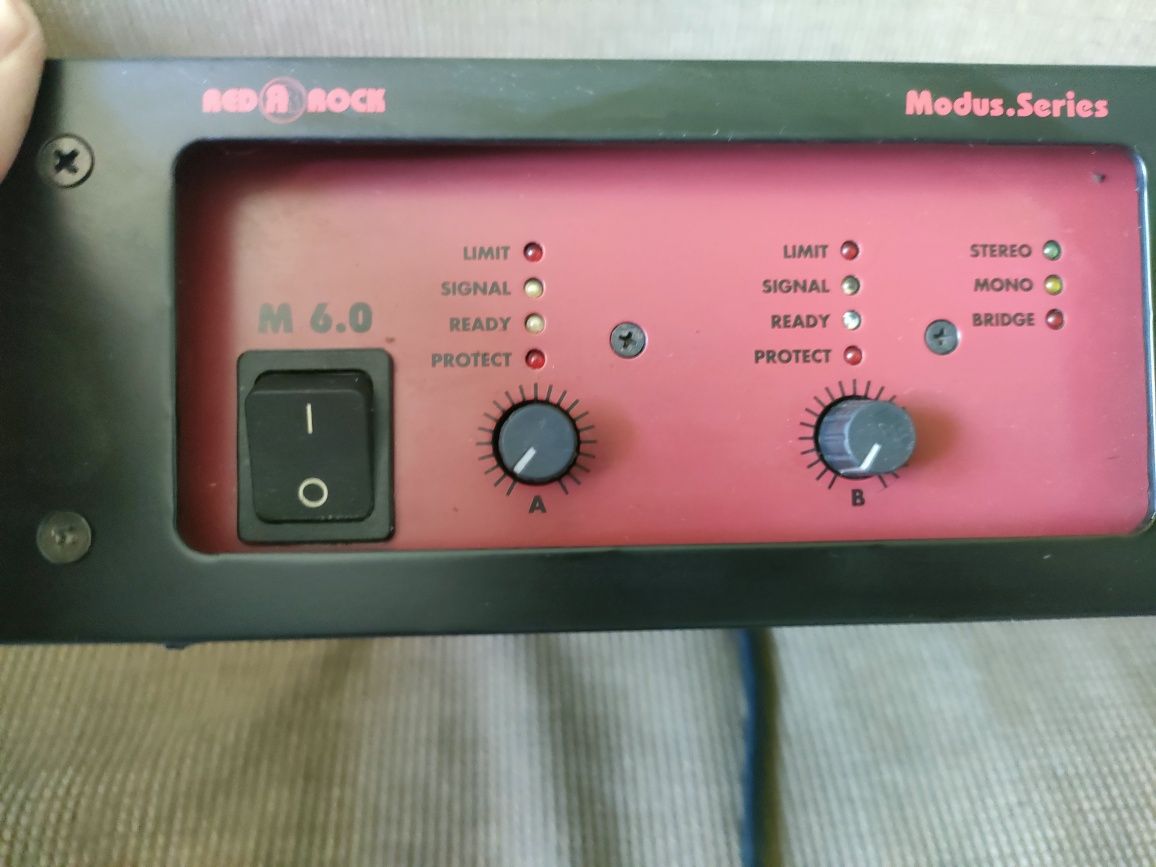 NU trimit Red Rock 6.0  Amplificator putere statie 2x900 W NU dynacord