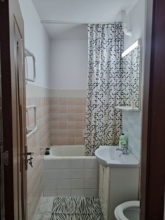 Garsonieră decomandată de închiriat – Zona Nord, Râmnicu Vâlcea