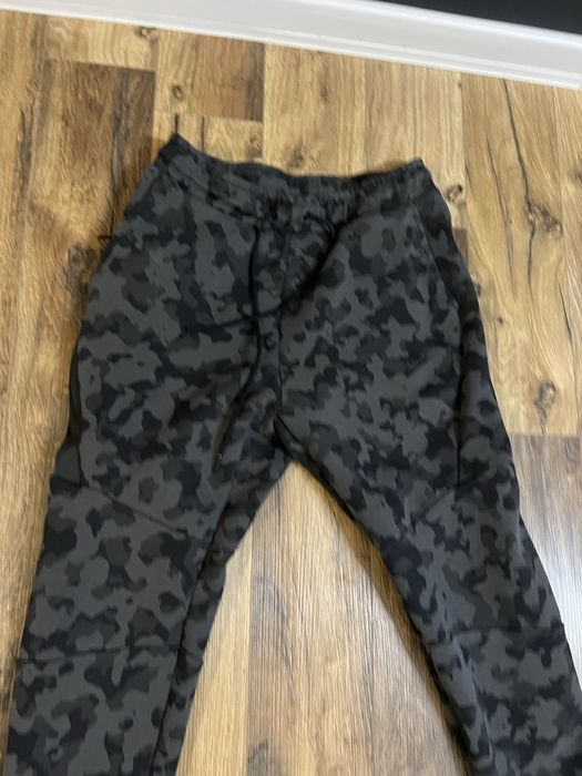 Nike Tech Fleece Camo size S/XS
