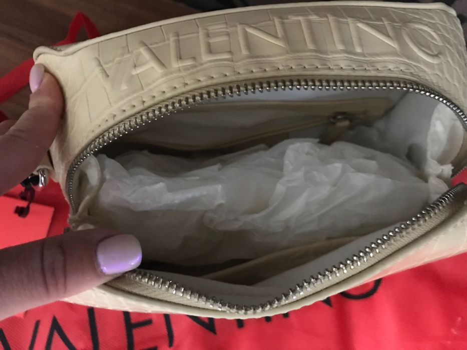 Оригинални раница Guess и дамска чанта Valentino