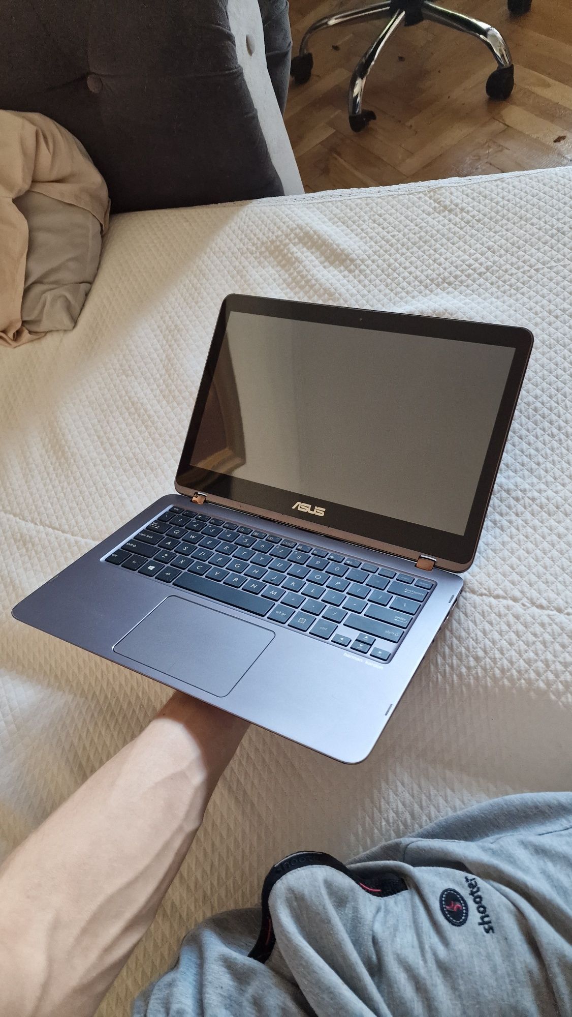 Vand Laptop Asus 2in1 UX360U touchscreen