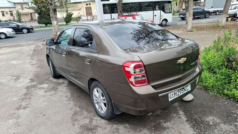 Кобальт автомат каробка сотилади.