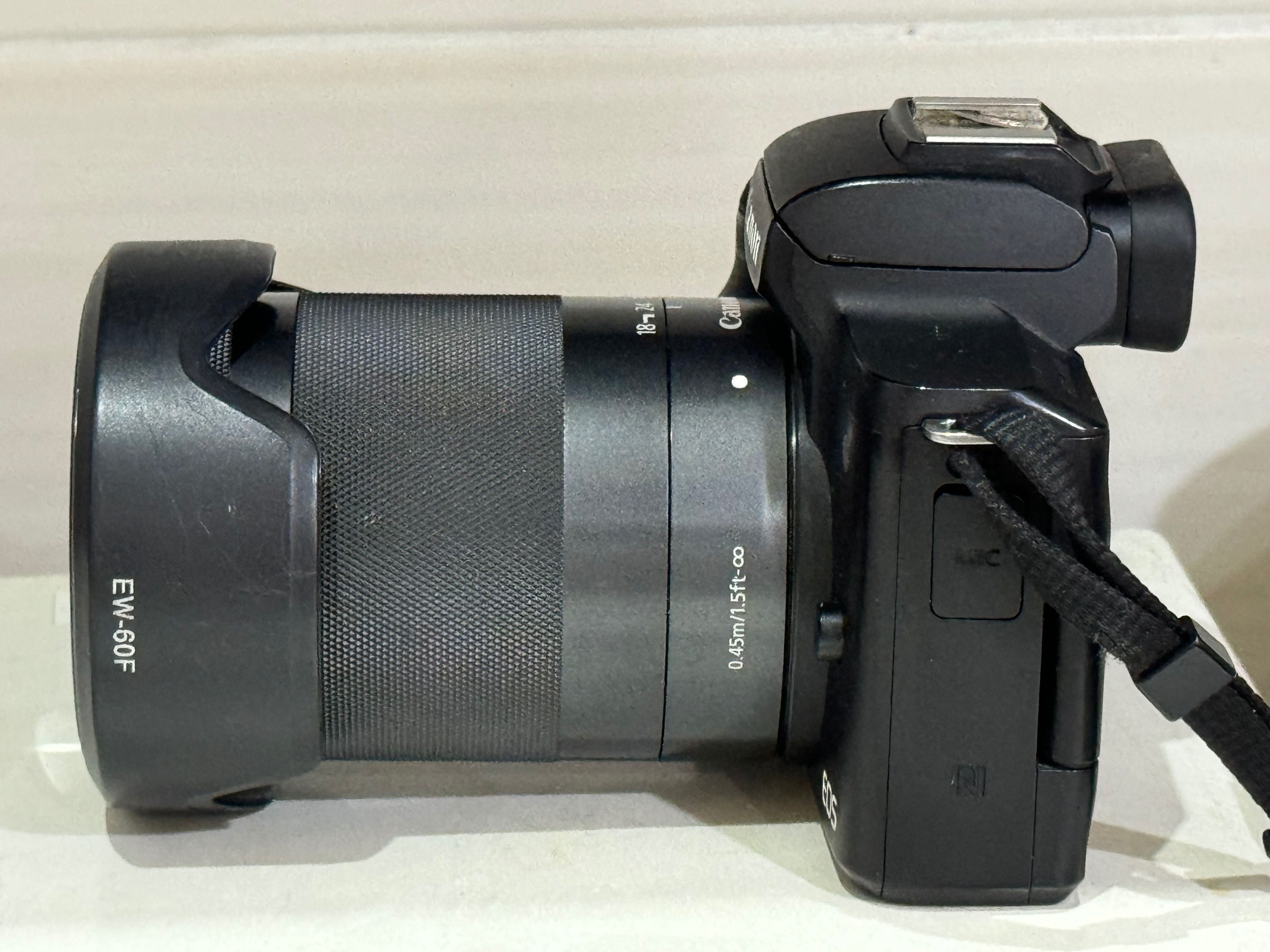 Продаю Canon M50 с объективом 18-150 f/3.5-6.3