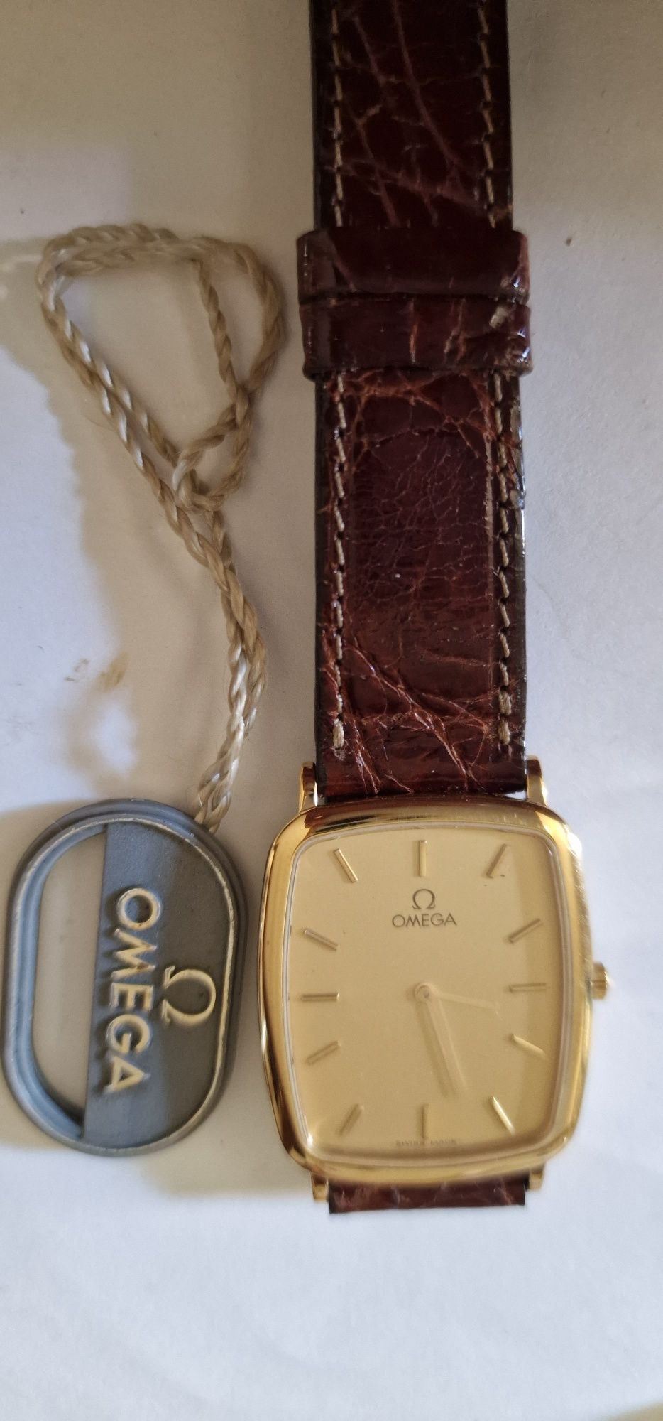 Omega de ville quartz .