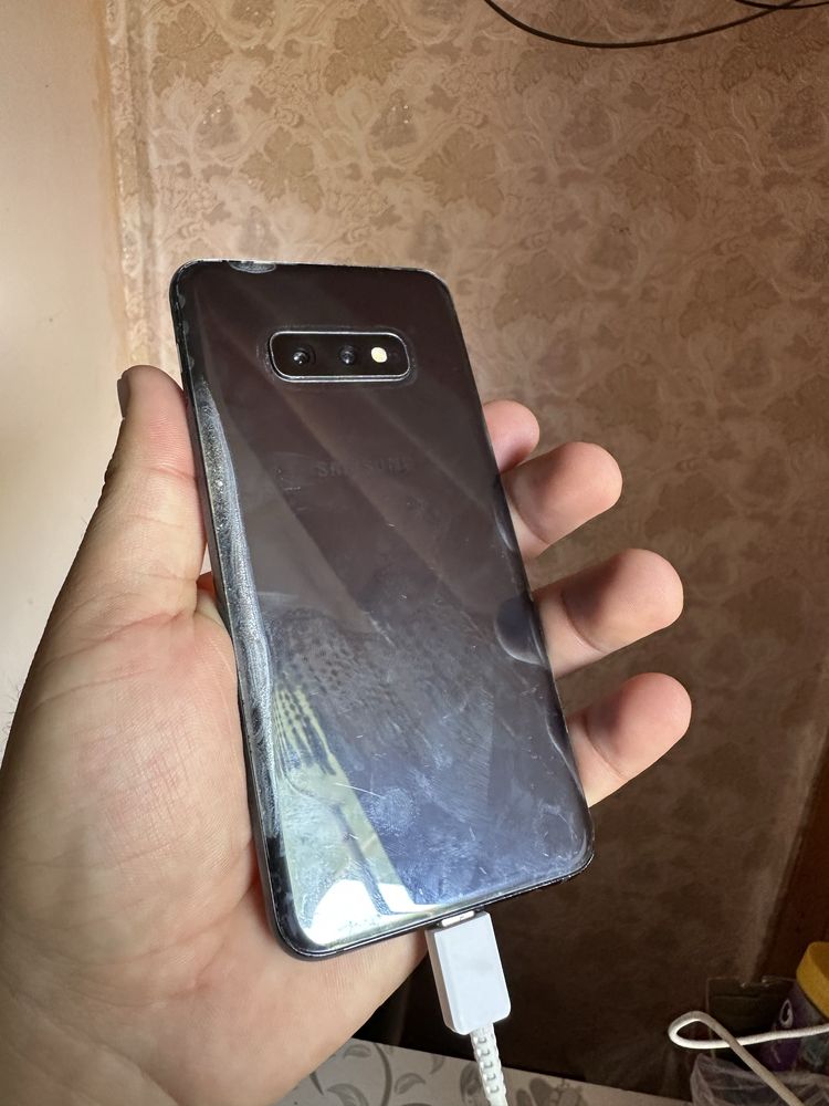 Samsung Galaxy S10E