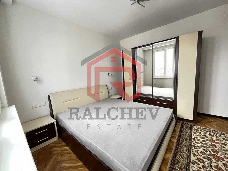 Тристаен апартамент с Морска панорама / Общината