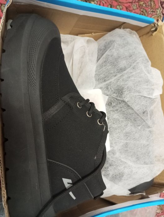 Продам зимние ботинки мужские