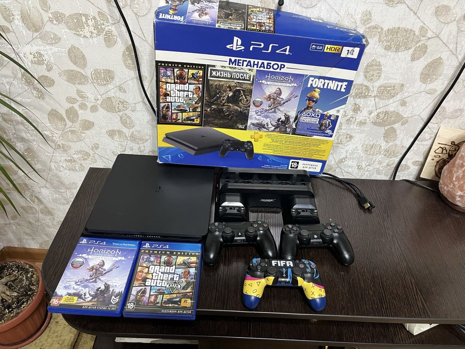 Продам пс4 слим