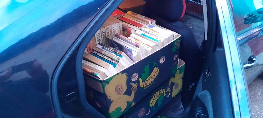 Cărți vechi. Vând urgent.