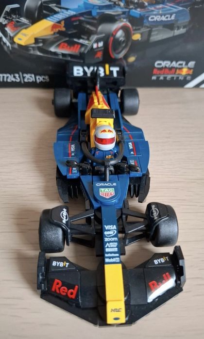 LEGO Speed Champions 77243: F1 Oracle Red Bull Racing RB20