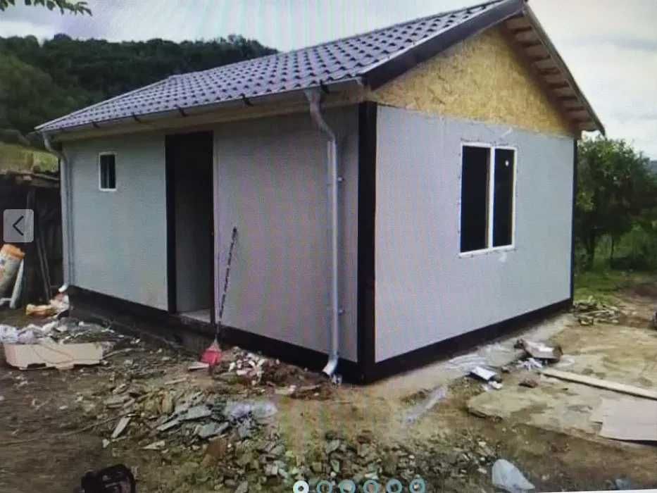 Vand case pe structura metalica