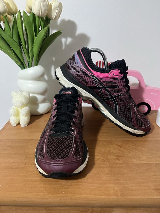 Оригинални маратонки Asics 39 номер