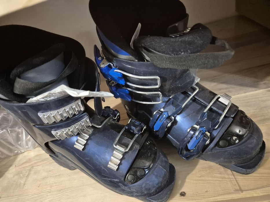 Clăpari copii aproape noi