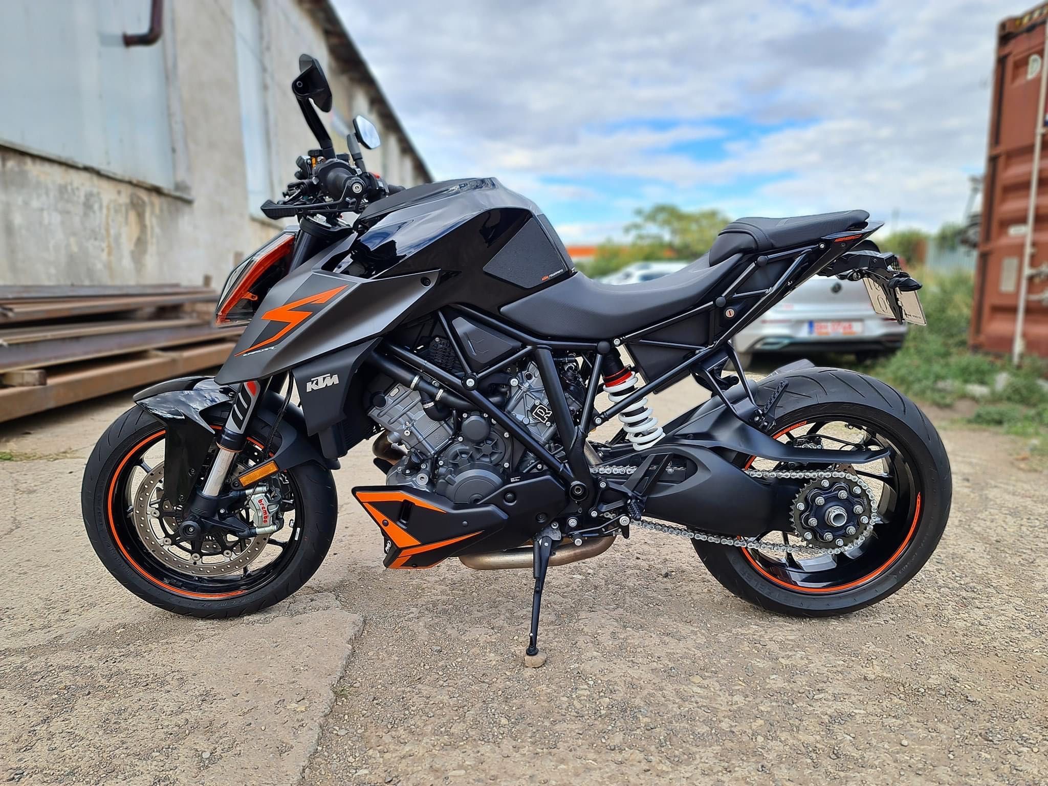 KTM SUPERDUKE 1290R 08.2017