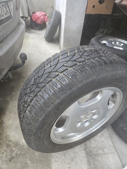 Продавам гуми Dunlop 225/60/R16