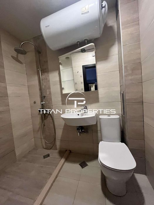 Тристаен апартамент, под наем, кв. Колхозен пазар