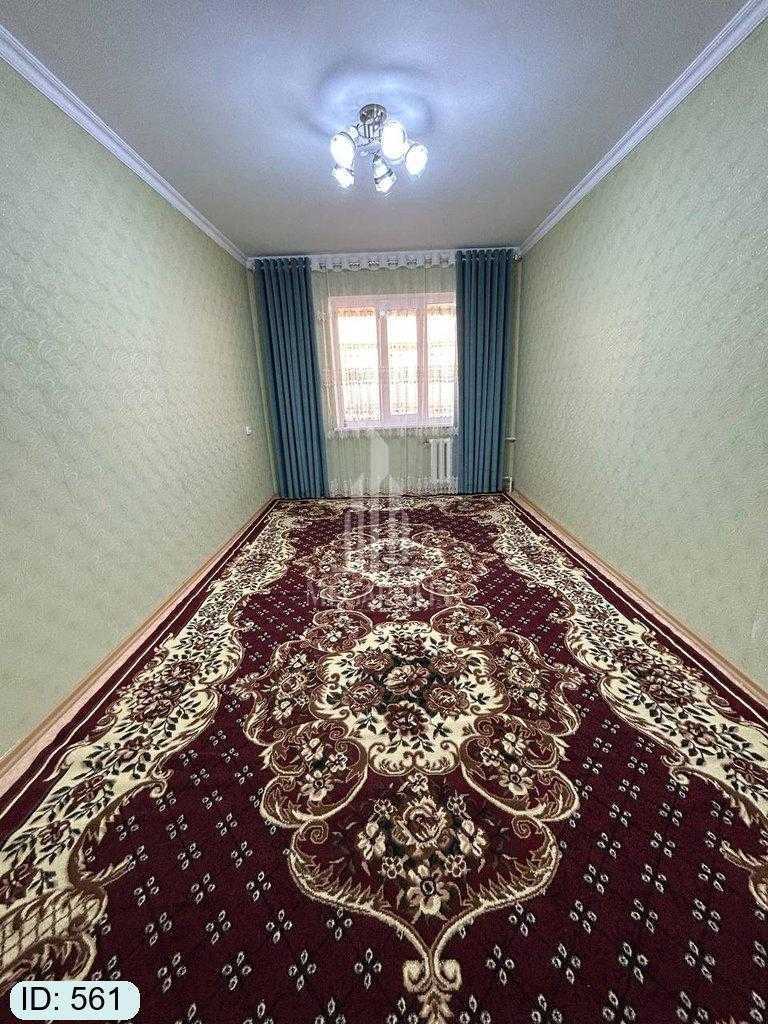 16 maktab tomonda 3 xona kvartira arzon narxda sotiladi