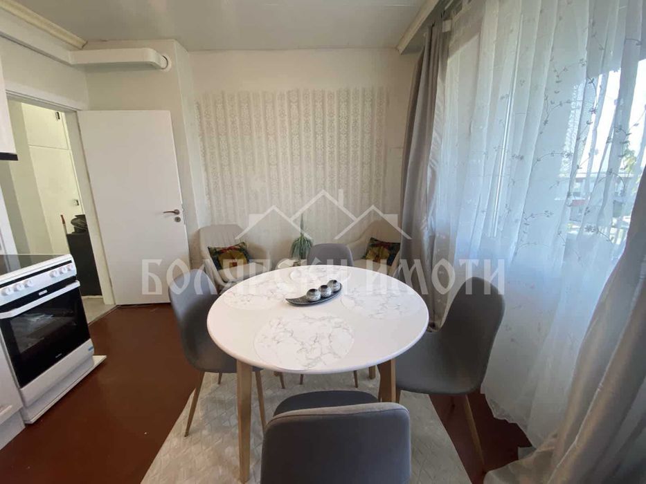 Дава се под наем Четиристаен апартамент в Горна Оряховица - 95 кв.м за 282 € - Снимка #1