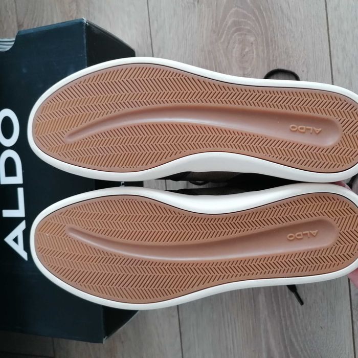 Vand Adidasi Aldo, NOI (pentru barbati)