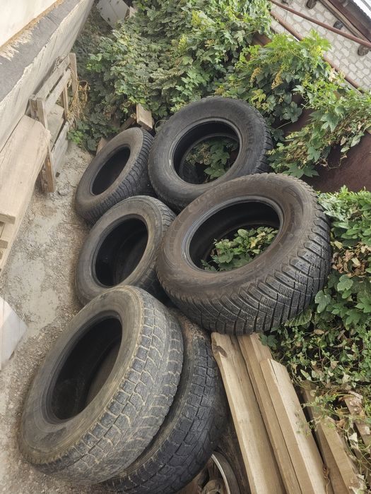 Шины 285/65 R17 хорошем состоянии